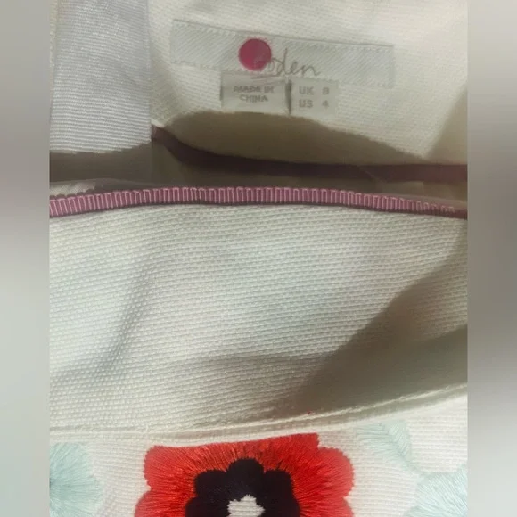 EUC Boden SZ 4 cream/red/green/lilac floral embroidered skirt w/rear zipper - Picture 9 of 9